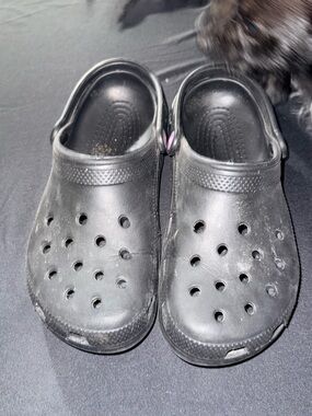 CROCS Classic Clog in Black